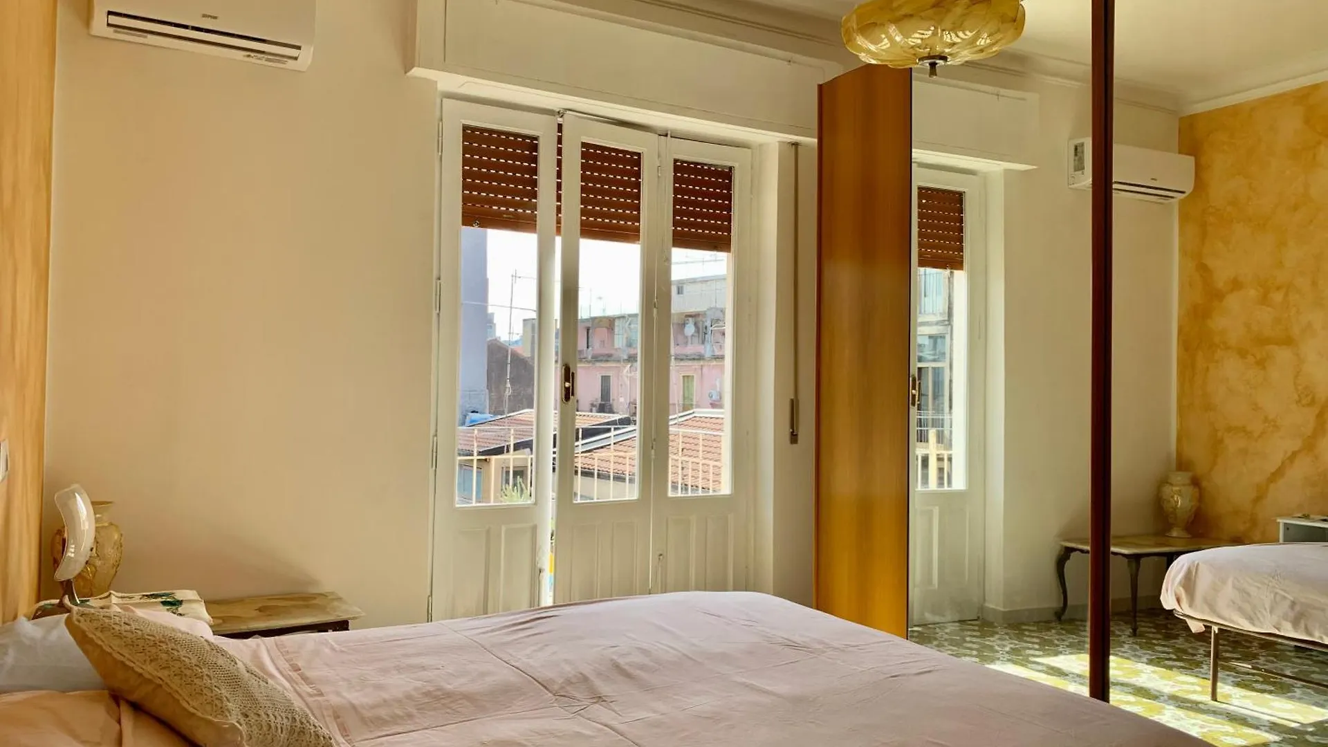 Homestay Balcone Sull'Etna Centro Storico Apartment Catania Italy
